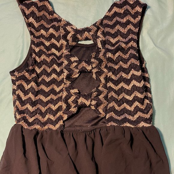 Tank - Picture 2 of 2